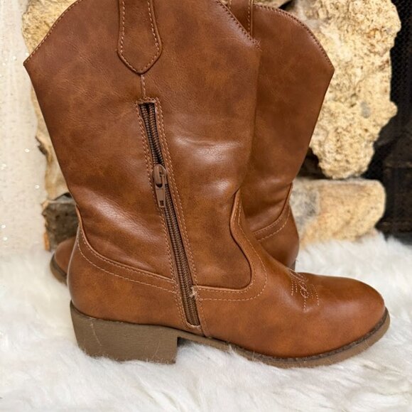 Brown Kids Cowboy Boots With Glitter Stitching Size 4 - Picture 2 of 13